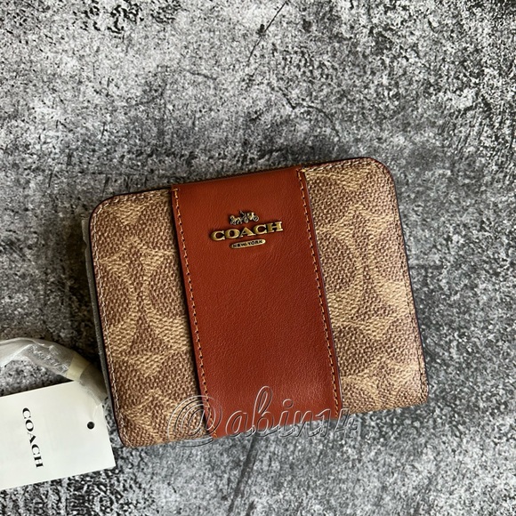 NWT Coach Small Signature Wallet - Picture 6 of 6